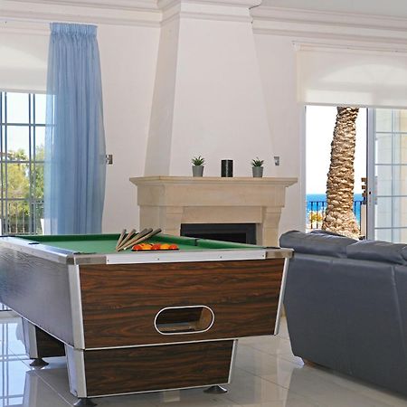 Villa Oceania - Beachfront Paralimni Zewnętrze zdjęcie