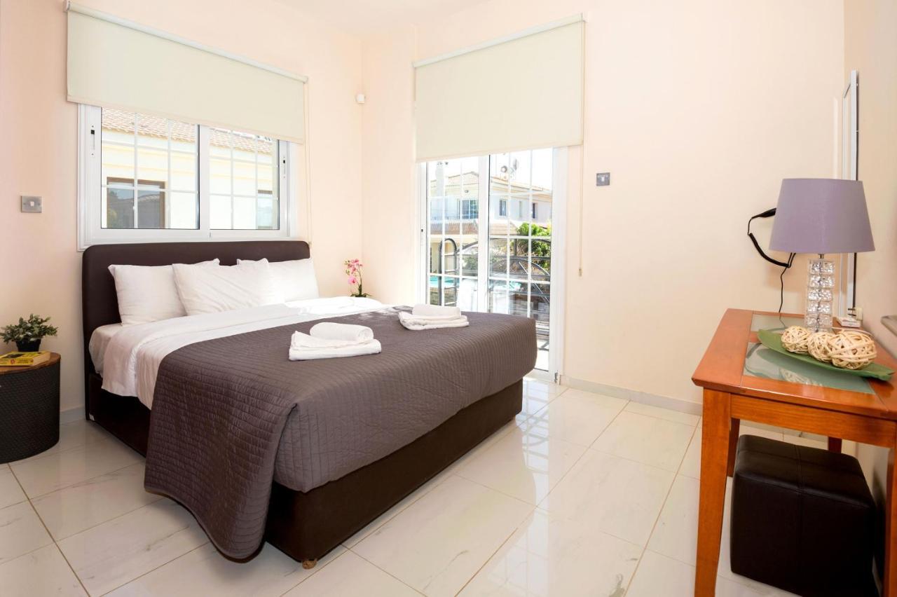 Villa Oceania - Beachfront Paralimni Zewnętrze zdjęcie