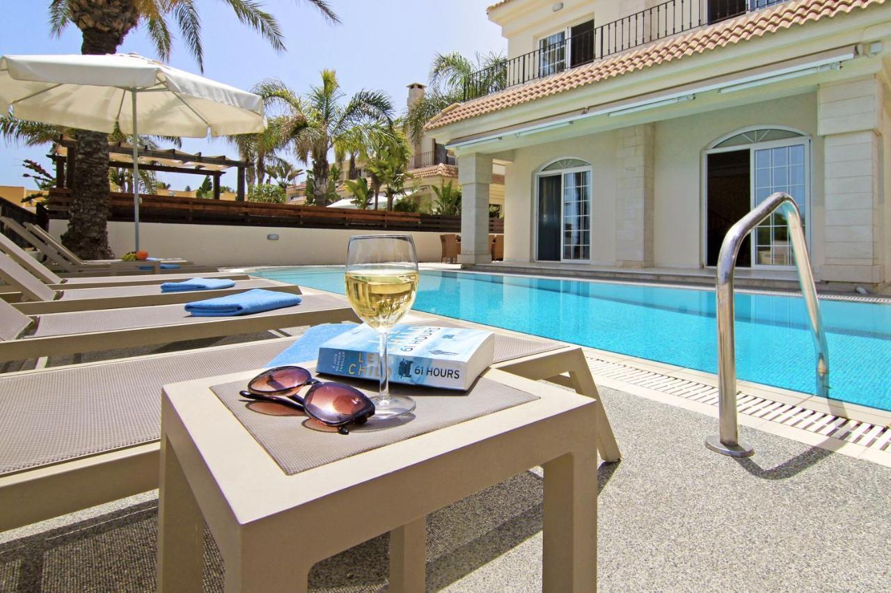 Villa Oceania - Beachfront Paralimni Zewnętrze zdjęcie