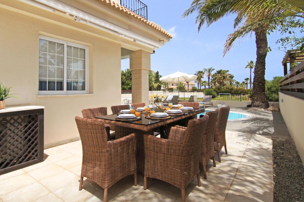 Villa Oceania - Beachfront Paralimni Zewnętrze zdjęcie