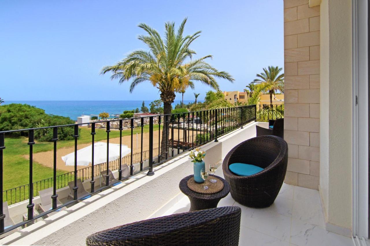 Villa Oceania - Beachfront Paralimni Zewnętrze zdjęcie