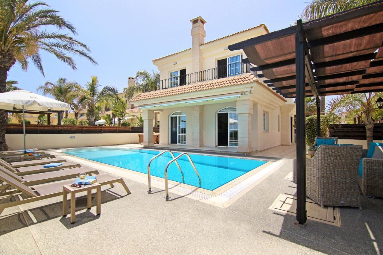 Villa Oceania - Beachfront Paralimni Zewnętrze zdjęcie