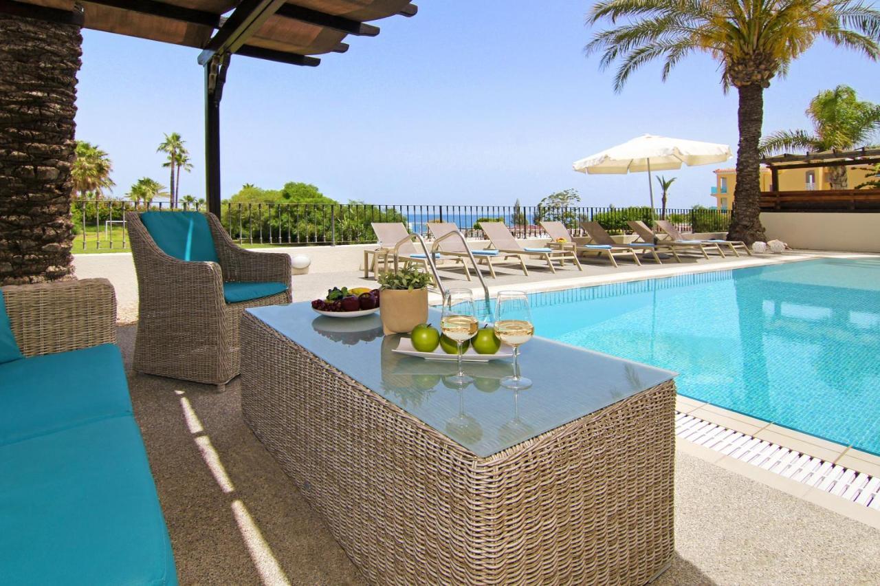 Villa Oceania - Beachfront Paralimni Zewnętrze zdjęcie