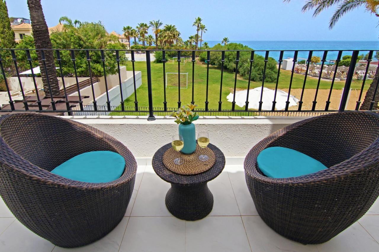 Villa Oceania - Beachfront Paralimni Zewnętrze zdjęcie
